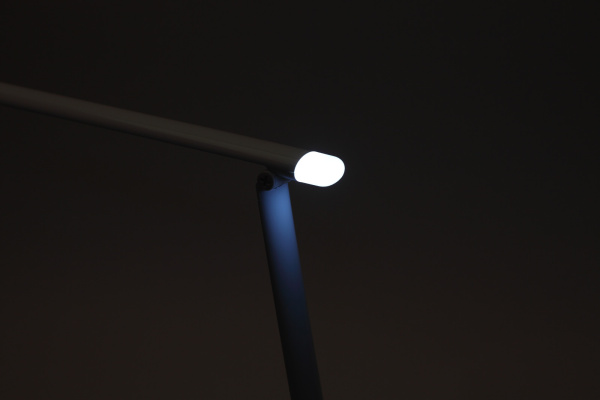 картинка Офисная настольная лампа светодиодная складываемая с диммером и выключателем регулировкой яркости и ночным режимом NLED-482-10W-W от магазина BTSvet