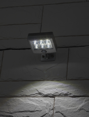 картинка Прожектор уличный светодиодный на солнечных батареях с датчиком движения ERAFS024-07 от магазина BTSvet