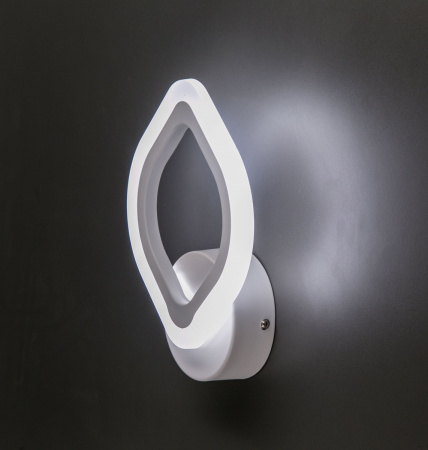 картинка Бра светодиодное с регулировкой цветовой температуры и яркости Ромби Смарт CL236B310 от магазина BTSvet