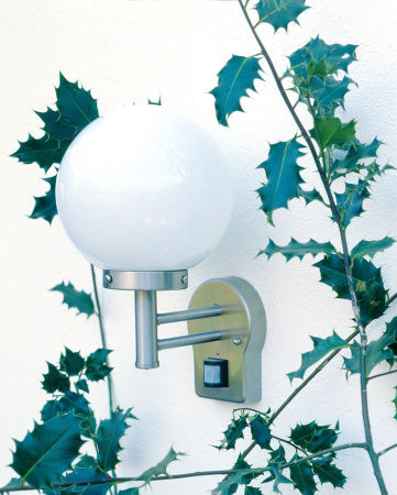 картинка Настенный фонарь уличный с датчиком движения Aalborg 44097/82 от магазина BTSvet