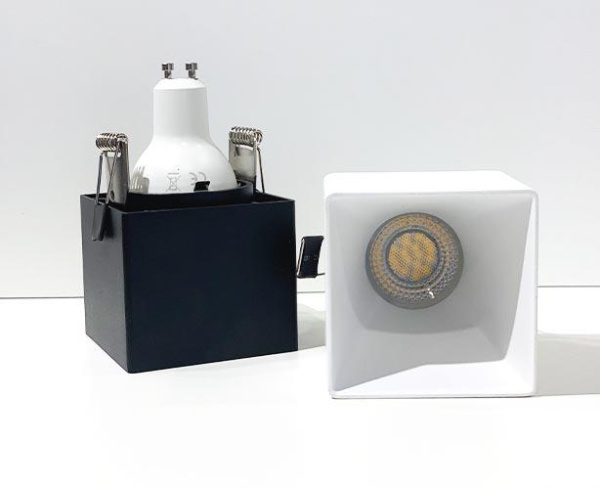 картинка Точечный светильник DL 3024 DL 3024 white от магазина BTSvet