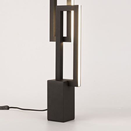 картинка Интерьерная настольная лампа светодиодная с выключателем Mural 7464 от магазина BTSvet