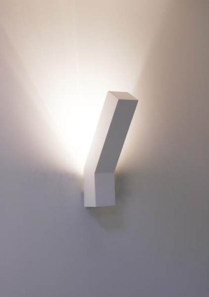 картинка Настенный светильник Jerry 698/1 BIA от магазина BTSvet