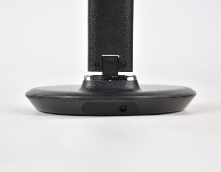 картинка Офисная настольная лампа светодиодная диммируемая с выключателем регулировкой цветовой температуры и беспроводным ЗУ Desk DE521 от магазина BTSvet