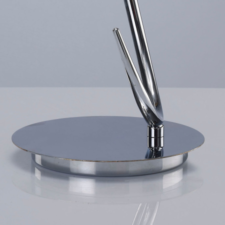 картинка Настольная лампа Loop 1807 от магазина BTSvet