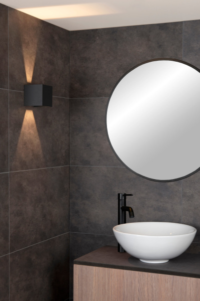 картинка Настенный светильник светодиодный для ванной Axi 69200/06/30 IP54 от магазина BTSvet