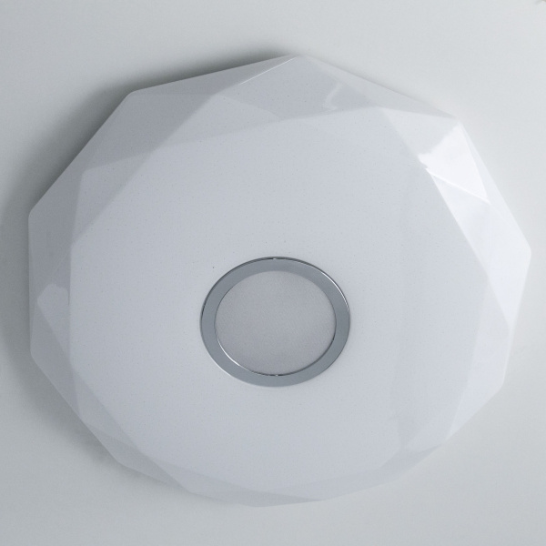 картинка Потолочный светильник светодиодный с пультом и управлением смартфоном регулировкой яркости и цветной температуры ночной режим Диамант Смарт CL713A80G RGB от магазина BTSvet