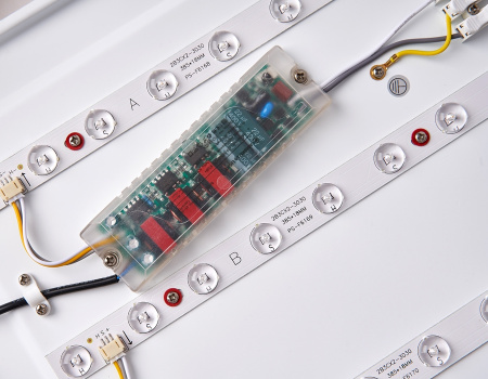картинка Потолочный светильник светодиодный с пультом регулировкой цветовой температуры и яркости с ночным режимом ORBITAL FF76 от магазина BTSvet