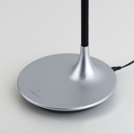 картинка Офисная настольная лампа светодиодная с выключателем и регулировкой яркости Urban 80422/1 от магазина BTSvet