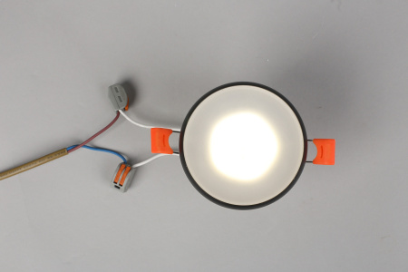 картинка Встраиваемый светильник светодиодный Genova OML-102819-01 от магазина BTSvet