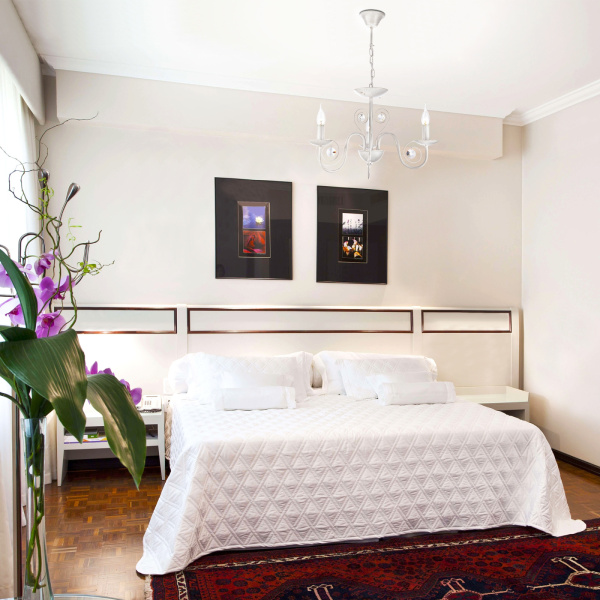 картинка Подвесная люстра Tomas 60018/3 белый с золотом от магазина BTSvet