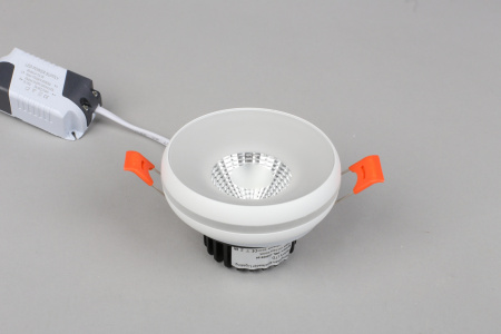 картинка Встраиваемый светильник светодиодный Genova OML-102809-06 от магазина BTSvet