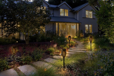 картинка Грунтовый светильник светодиодный на солнечных батареях USL-S-182/PM720 TORCH IP44 от магазина BTSvet