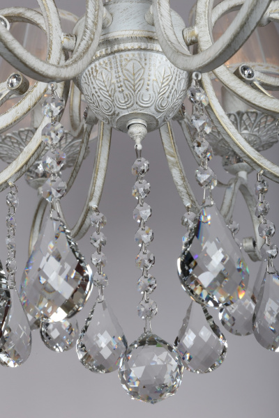 картинка Подвесная люстра Belluno OML-79103-08 от магазина BTSvet