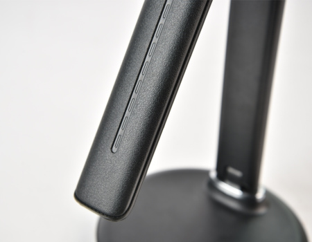 картинка Офисная настольная лампа светодиодная диммируемая с выключателем регулировкой цветовой температуры и беспроводным ЗУ Desk DE521 от магазина BTSvet