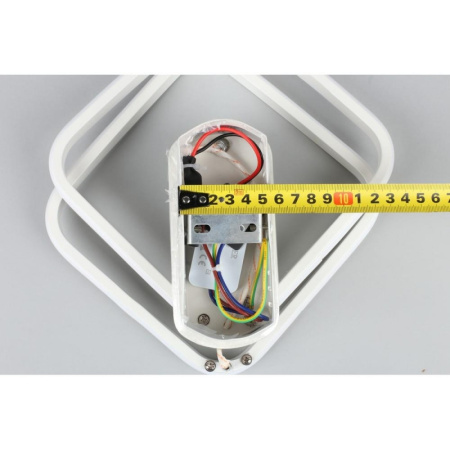 картинка Настенный светильник светодиодный OML-02901-24 от магазина BTSvet