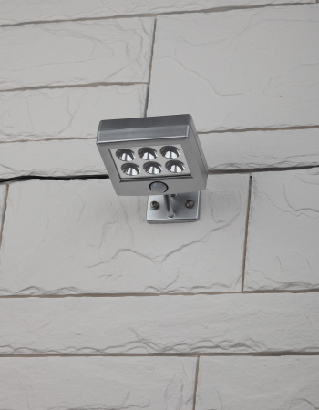 Прожектор уличный светодиодный на солнечных батареях с датчиком движения ERAFS024-07