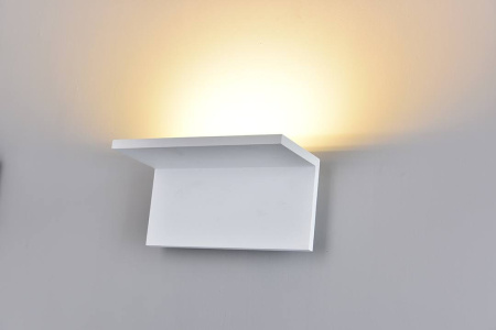 картинка Настенный светильник светодиодный SKY GW-6817-12-WH-WW от магазина BTSvet