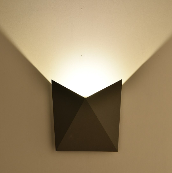 картинка Архитектурная подсветка светодиодная TANGO GW-A816-7-BL-WW IP54 от магазина BTSvet