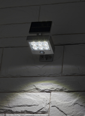 картинка Прожектор уличный светодиодный на солнечных батареях с датчиком движения ERAFS048-08 от магазина BTSvet