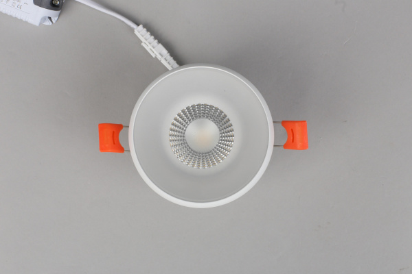 картинка Встраиваемый светильник светодиодный Genova OML-102809-06 от магазина BTSvet