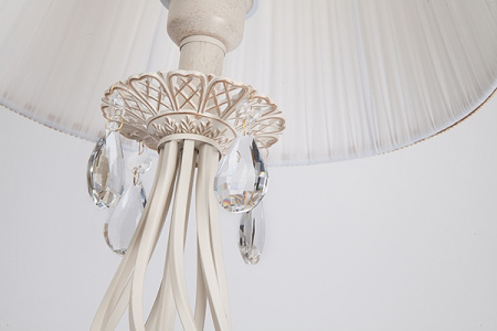 картинка Торшер Amelia 10073/1 белый с золотом/прозрачный хрусталь Strotskis от магазина BTSvet