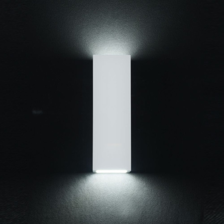 картинка Настенный светодиодный светильник Parma C190-WL-02-W от магазина BTSvet