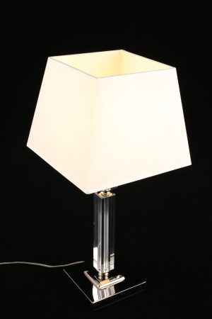 картинка Интерьерная настольная лампа с выключателем Emilia APL.723.04.01 от магазина BTSvet