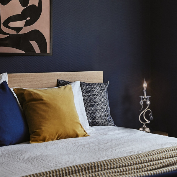 картинка Настольная лампа свеча 12505/1T античная бронза Strotskis от магазина BTSvet