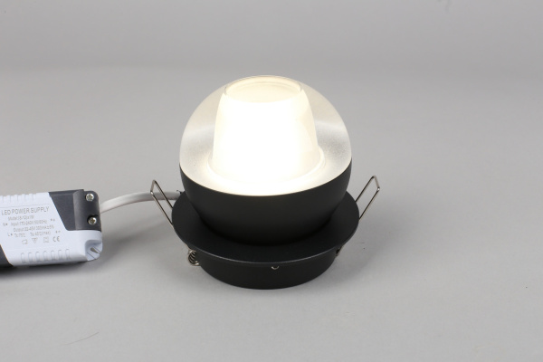 картинка Встраиваемый светильник светодиодный Mantova OML-103019-08 от магазина BTSvet