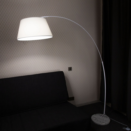 картинка Торшер с выключателем Арчи CL807010 от магазина BTSvet