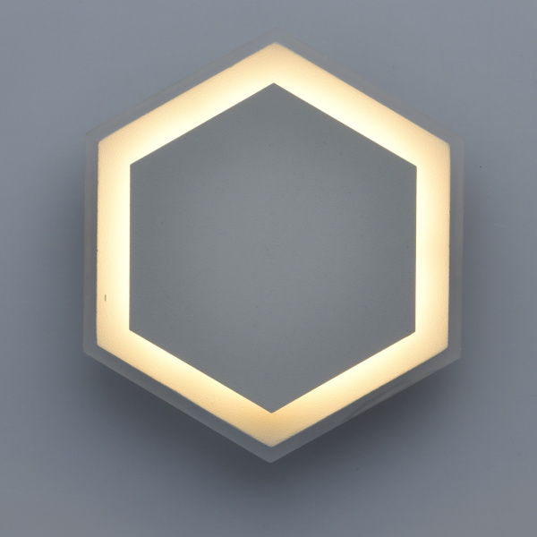 картинка Настенный светильник Круз 637028002 от магазина BTSvet