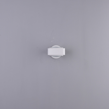 картинка Настенный светильник светодиодный LINSE GW-1025-6-WH-RGB от магазина BTSvet