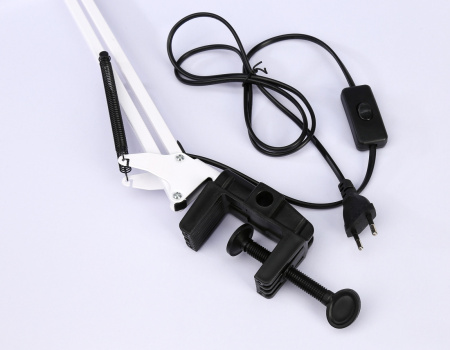 картинка Офисная настольная лампа Ambrella DESK DE7719 от магазина BTSvet