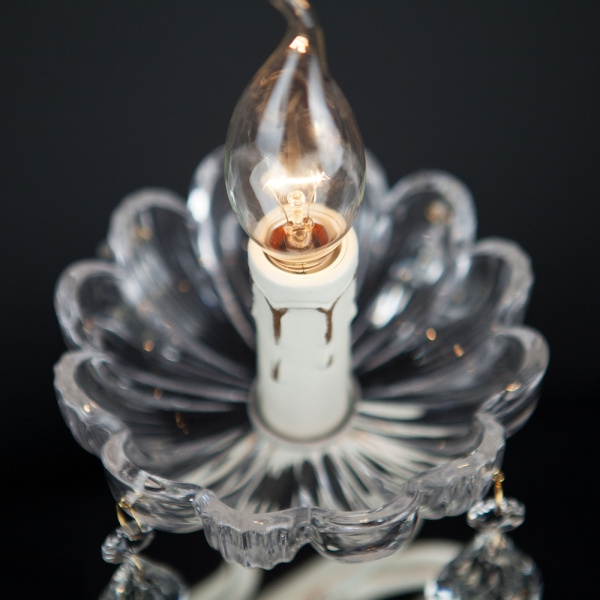 картинка Хрустальная настольная лампа свеча 12205/1T белый Strotskis от магазина BTSvet