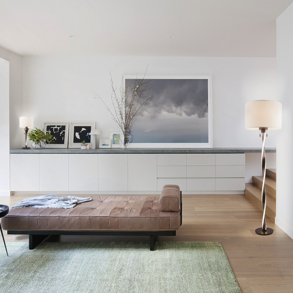 картинка Настольная лампа с выключателем Titan 991 от магазина BTSvet