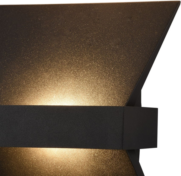 картинка Настенный светильник светодиодный GW-1050-7-BK-WW от магазина BTSvet