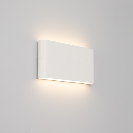 картинка Фасадный светильник светодиодный SP-Wall-170WH-Flat-12W Warm White (Arlight, IP54 Металл, 3 года) 020802 от магазина BTSvet