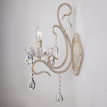 Бра свеча 12205/1 белый Strotskis