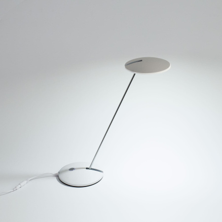 картинка Светодиодная офисная настольная лампа с выключателем Ньютон CL803030 от магазина BTSvet