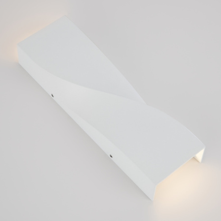 картинка Настенный светильник уличный светодиодный Twist O040WL-L11W3K IP65 от магазина BTSvet