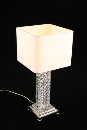 картинка Интерьерная настольная лампа с выключателем Ireni APL.736.04.01 от магазина BTSvet