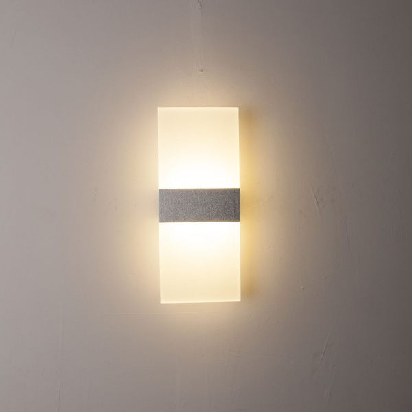 картинка Настенный светильник светодиодный KASPER GW-3250-6-SL-WW от магазина BTSvet