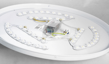 картинка Потолочный светильник светодиодный с диммером и пультом регулировкой цветовой температуры, ночным режимом и таймером Moonlight LSP-8318 от магазина BTSvet