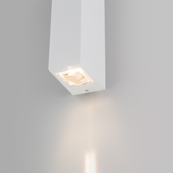 картинка Архитектурная подсветка светодиодная Blaze 35136/W IP54 от магазина BTSvet