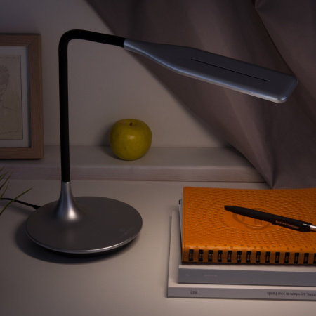 картинка Офисная настольная лампа светодиодная с выключателем и регулировкой яркости Urban 80422/1 от магазина BTSvet