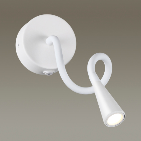 картинка Спот светодиодный для чтения с выключателем Odds 4255/3WL от магазина BTSvet