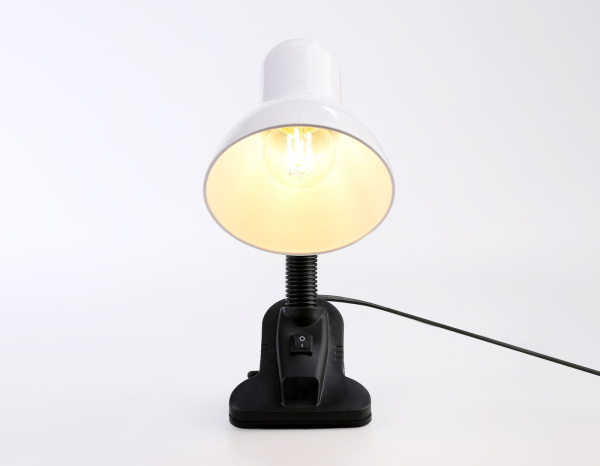 картинка Офисная настольная лампа на прищепке с выключателем Ambrella DESK DE7707 от магазина BTSvet