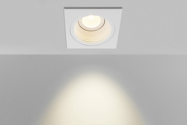 картинка Рамка для светильника COMBO-4S1-WH от магазина BTSvet