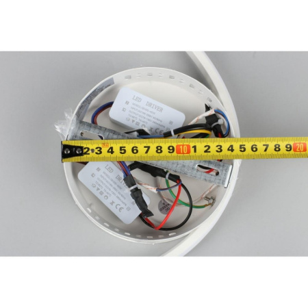 картинка Потолочная люстра светодиодная OML-04907-64 от магазина BTSvet